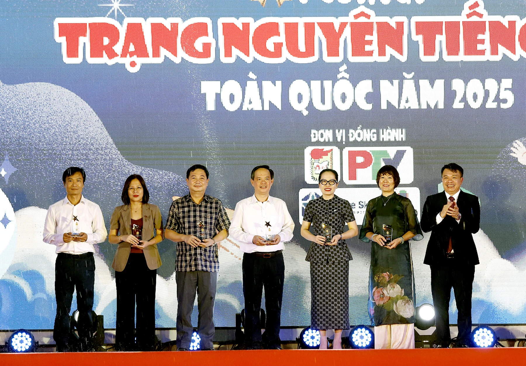 Trao giải “Festival Trạng Nguyên Tiếng Anh toàn quốc” năm 2025