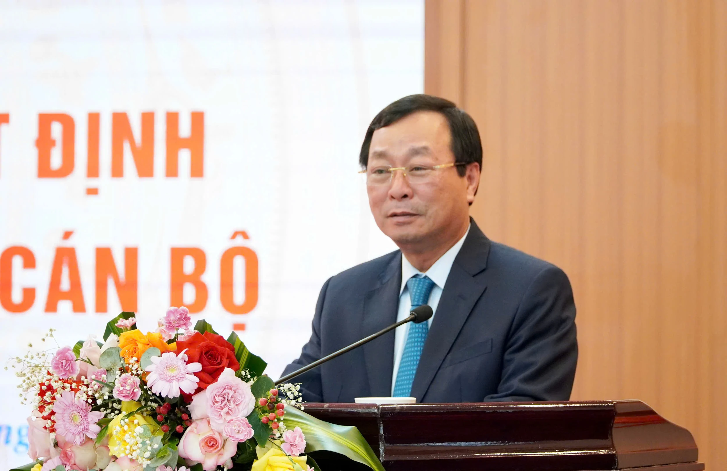 HĐND tỉnh công bố các Nghị quyết, Quyết định về tổ chức bộ máy và công tác cán bộ