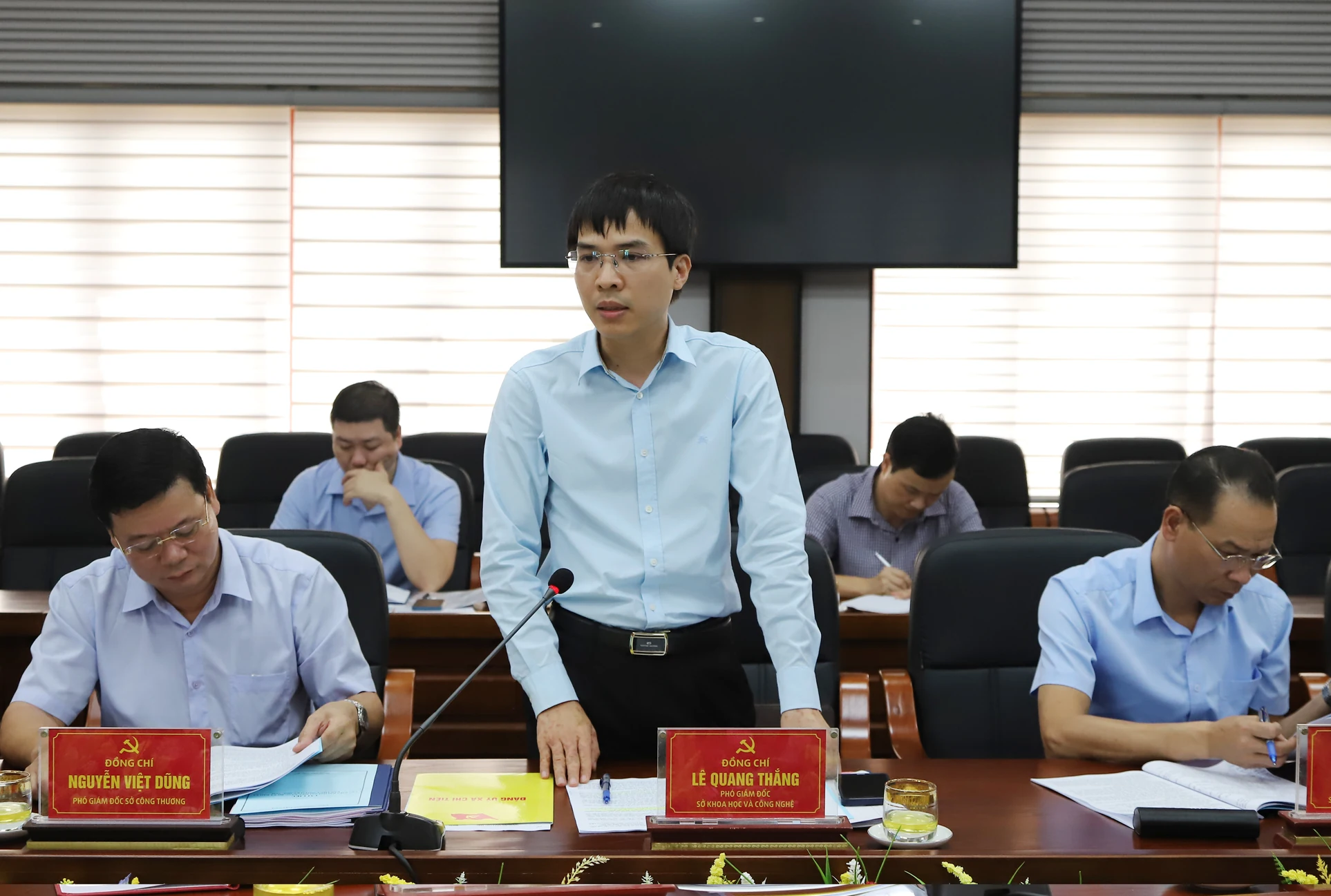 Tổ công tác số 3 duyệt văn kiện Đại hội Đảng bộ các xã