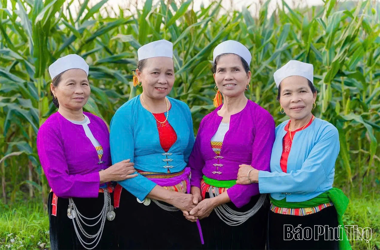The unique art of creating skirt patterns of the Muong ethnic