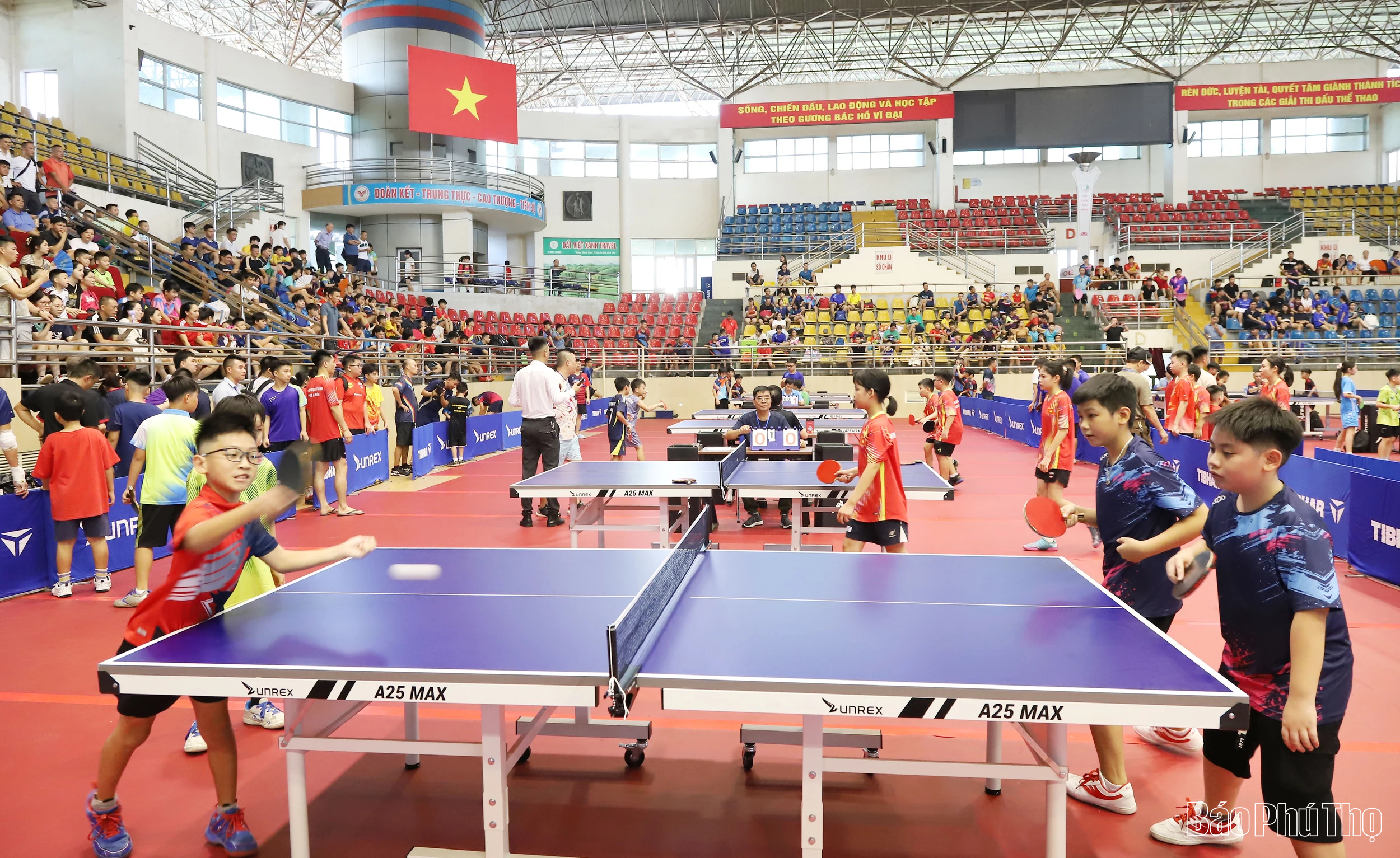 350 VĐV tham gia Giải bóng bàn trẻ, thiếu niên, nhi đồng các CLB tỉnh Phú Thọ mở rộng năm 2025