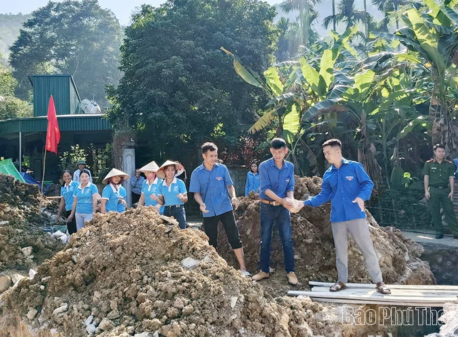 Hơn 203 tỷ đồng ủng hộ Quỹ Vì người nghèo hỗ trợ xóa nhà tạm, nhà dột nát