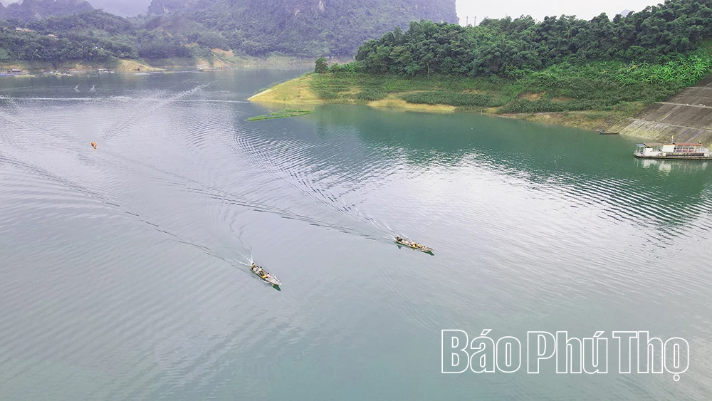 Gian nan “gánh chữ” qua sông