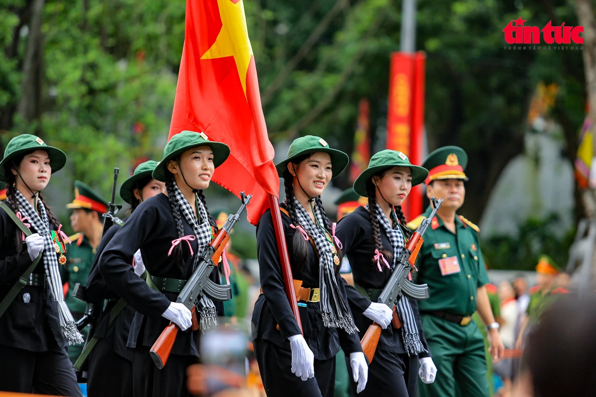 Khối nữ quân nhân diễu hành A80: Thông điệp về bình đẳng giới và khát vọng cống hiến