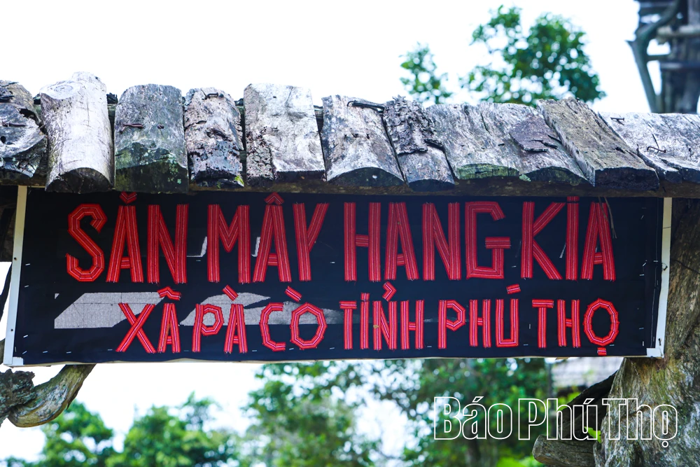 Mây vờn trên đỉnh Hang Kia