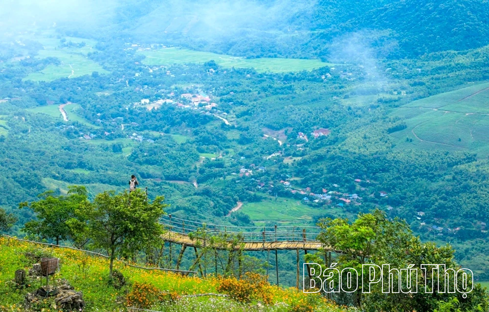 Mây vờn trên đỉnh Hang Kia