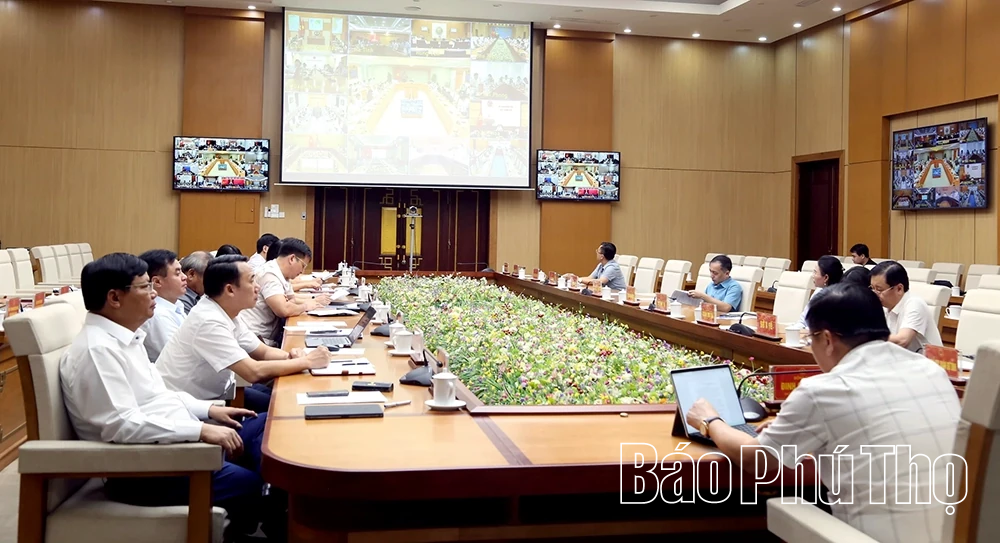 Triển khai các phương án ứng phó với cơn bão MATMO (Bão số 11)