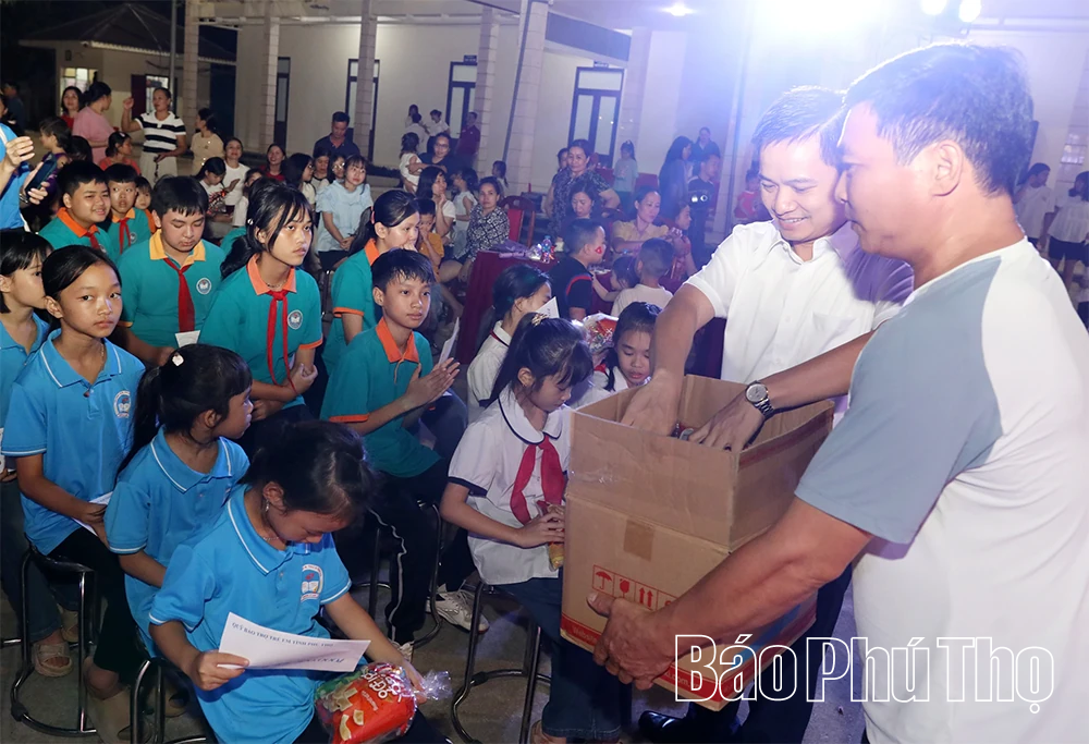 Ấm áp Tết Trung thu “Vầng trăng hy vọng – Trọn vẹn ước mơ”