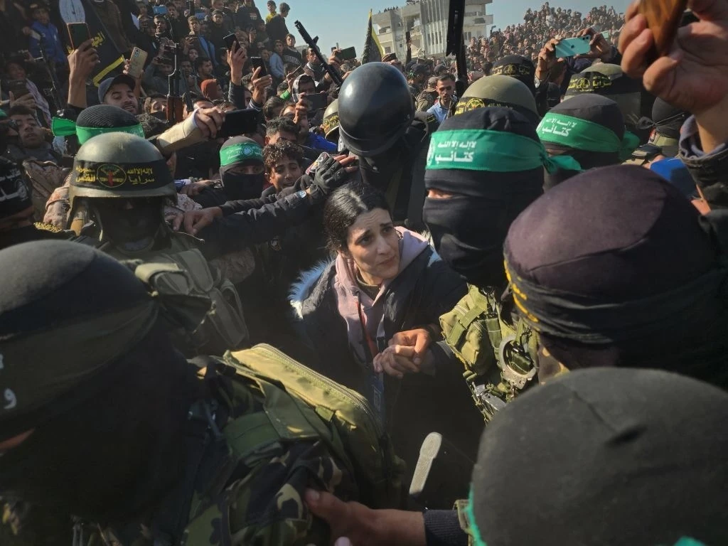 Hy vọng hòa bình hé mở khi Hamas bắt đầu trao trả con tin người Israel