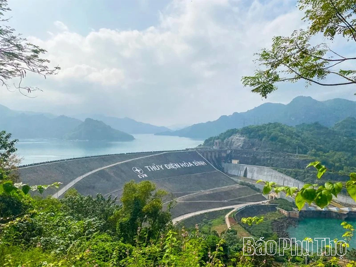 Khai thác hiệu quả tiềm năng phát triển kinh tế - xã hội khu vực lòng hồ Hòa Bình