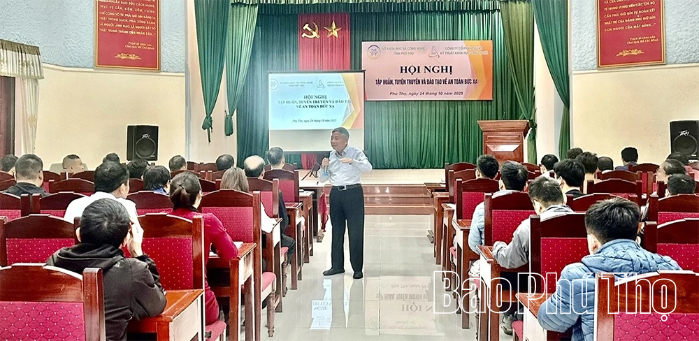 Tập huấn, tuyên truyền và đào tạo về an toàn bức xạ