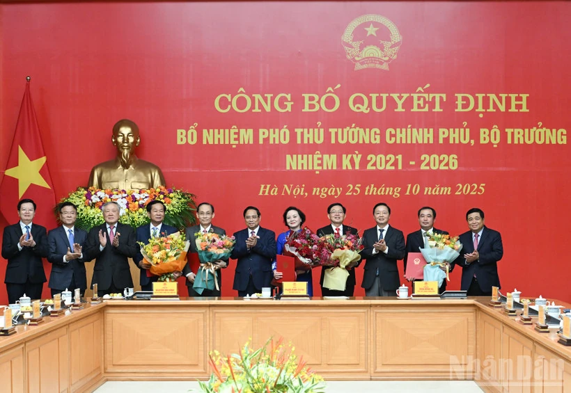 Công bố Quyết định bổ nhiệm Phó Thủ tướng Chính phủ, Bộ trưởng nhiệm kỳ 2021-2026