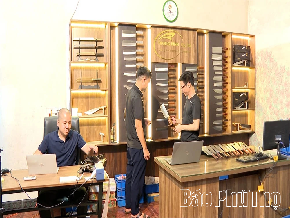 Làng nghề Đất Tổ “hồi sinh” nhờ cách mạng số và tư duy đổi mới