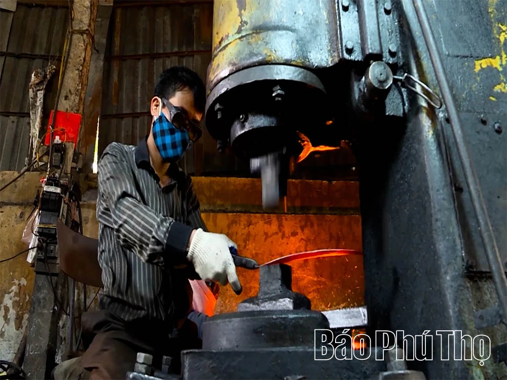 Làng nghề Đất Tổ “hồi sinh” nhờ cách mạng số và tư duy đổi mới