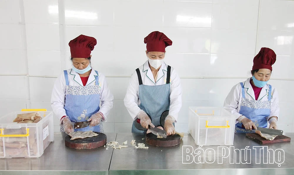 Xây dựng thương hiệu sản phẩm OCOP thịt chua Friend Foods
