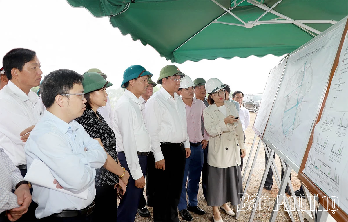 Chủ tịch UBND tỉnh Trần Duy Đông thăm và làm việc với 3 xã Sông Lô, Tiên Lữ, Sơn Đông