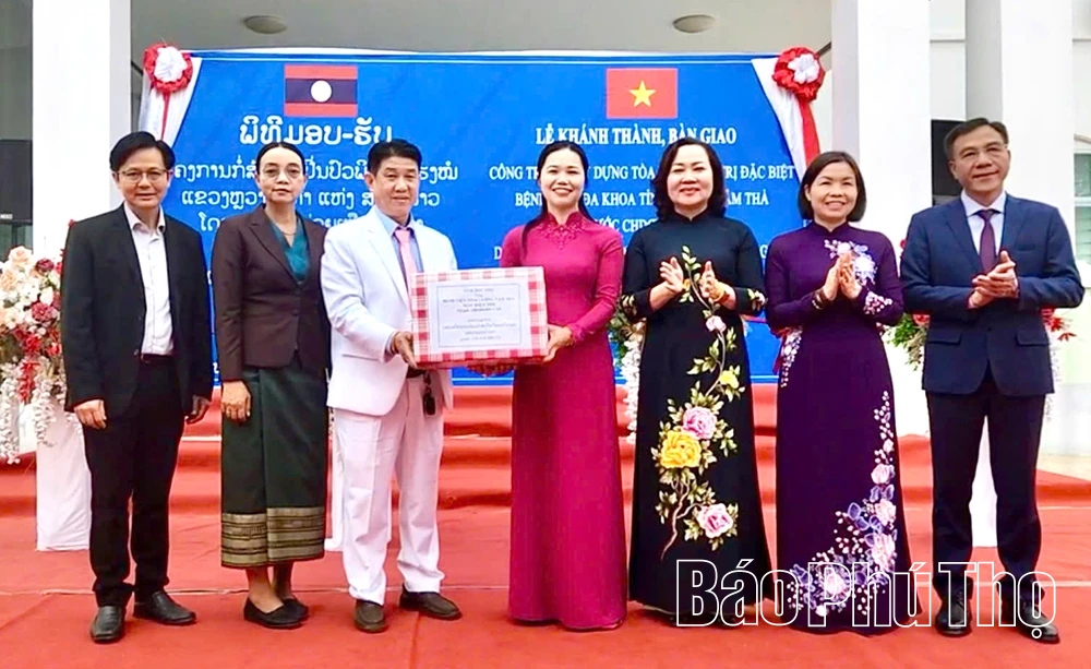Khánh thành, bàn giao Tòa nhà điều trị đặc biệt tại tỉnh Luông Nậm Thà