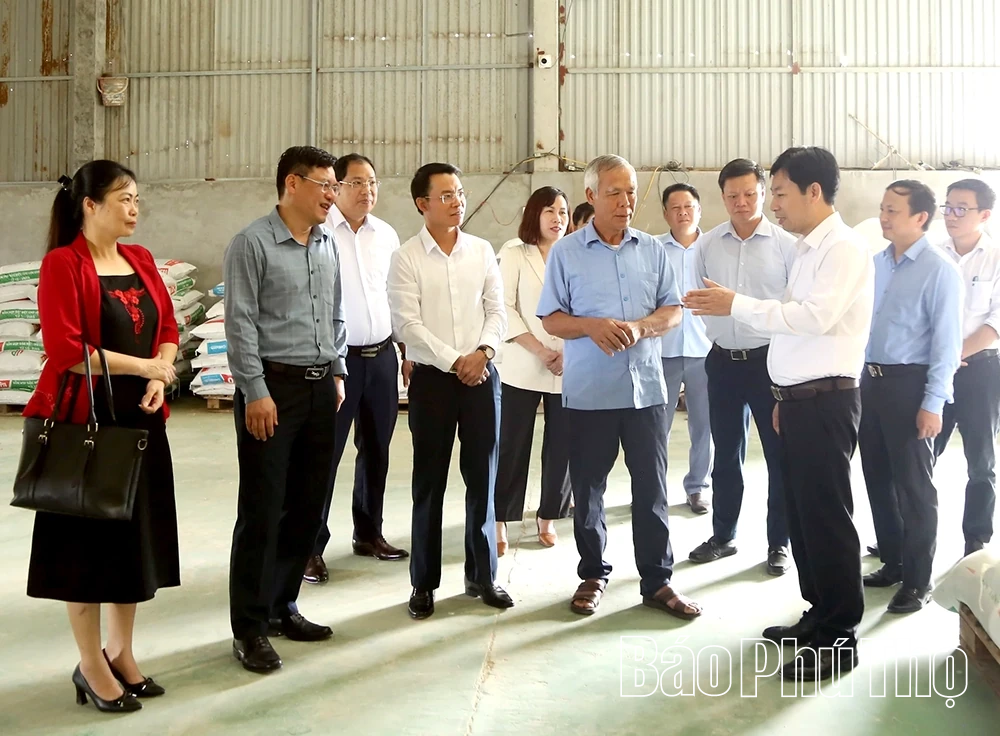 Kiểm tra công tác Hội và phong trào nông dân năm 2025 tại xã Phùng Nguyên