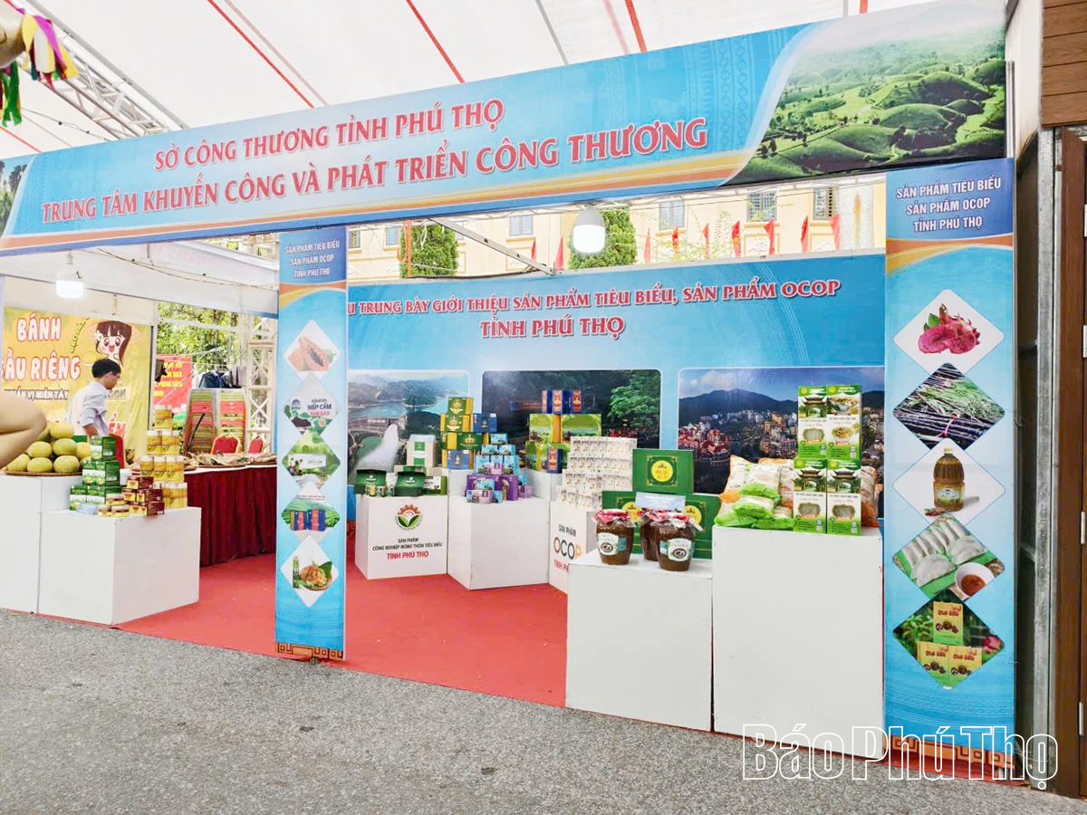 Trưng bày và giới thiệu sản phẩm OCOP, sản phẩm tiêu biểu của tỉnh Phú Thọ tại Hội chợ Xúc tiến Thương mại - Kết nối cung cầu khu vực Đồng bằng Bắc Bộ 2025