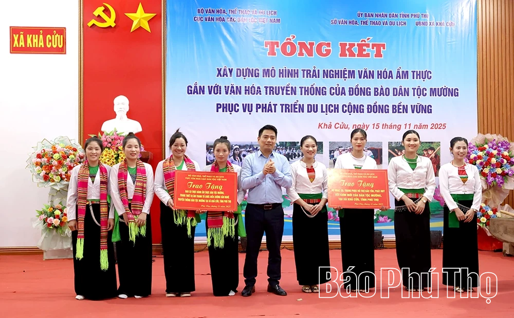 Tổng kết xây dựng mô hình trải nghiệm văn hoá truyền thống dân tộc Mường
