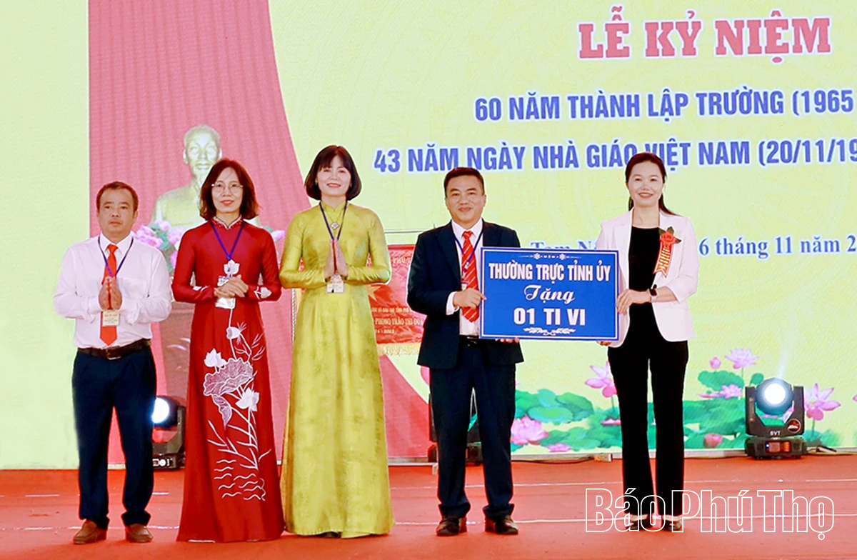 Kỷ niệm 60 năm thành lập Trường THPT Tam Nông
