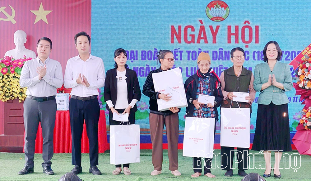 Ngày hội Đại đoàn kết toàn dân tộc khu Bắc Tiến 2, xã Hùng Việt
