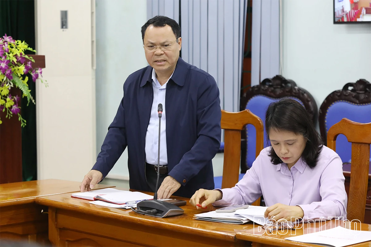 Chủ tịch UBND tỉnh Trần Duy Đông tiếp công dân định kỳ tháng 11