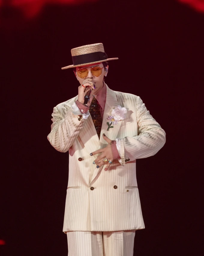 Lý do G-Dragon gây sốt