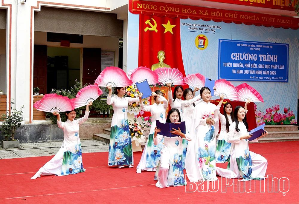 Tuyên truyền, phổ biến giáo dục pháp luật và giao lưu văn nghệ năm 2025