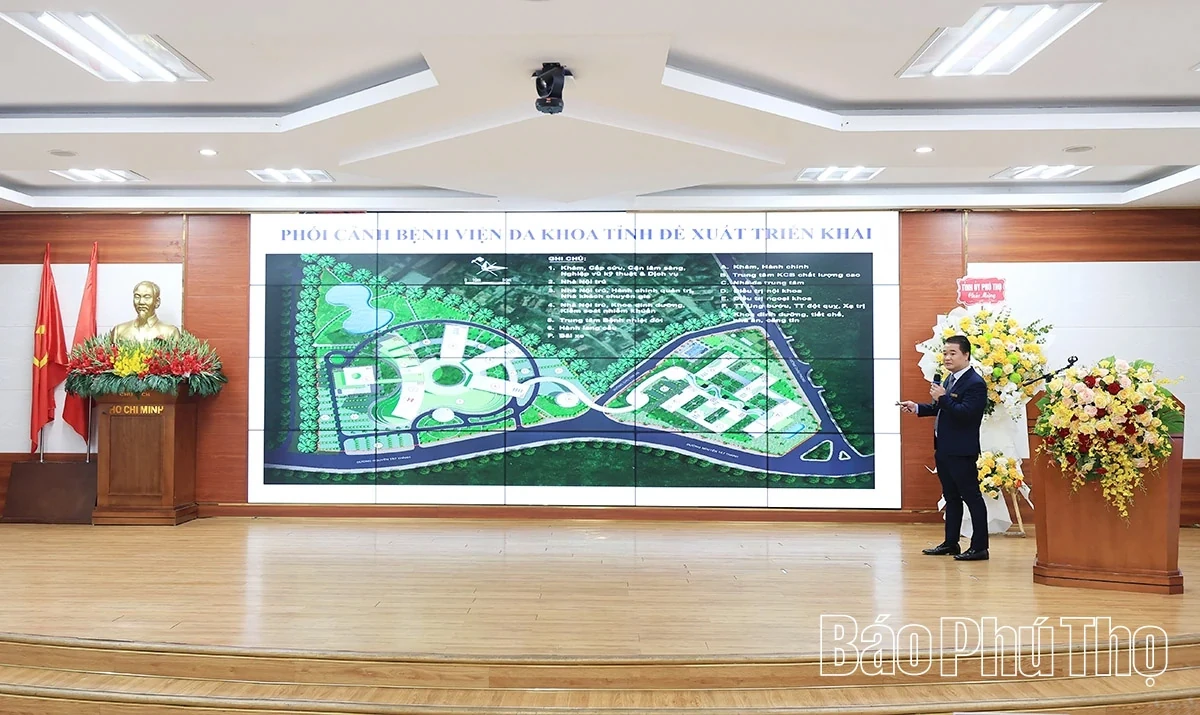 Bí thư Tỉnh ủy Trương Quốc Huy thăm, chúc mừng Bệnh viện Đa khoa tỉnh Phú Thọ nhân kỷ niệm 60 năm thành lập