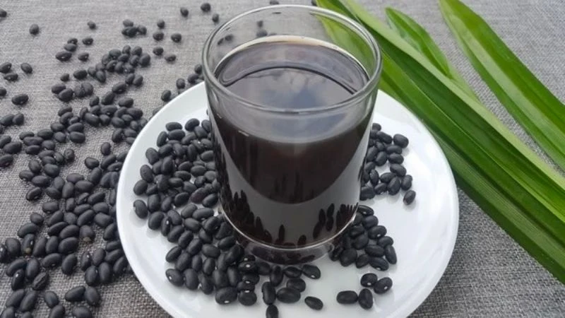 Nước đậu đen lá dứa có tác dụng gì?