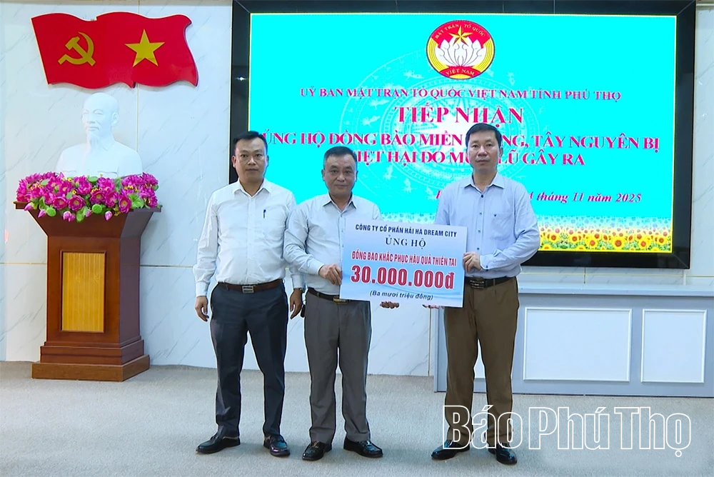 Tiếp nhận ủng hộ đồng bào miền Trung, Tây Nguyên thiệt hại do mưa, lũ
