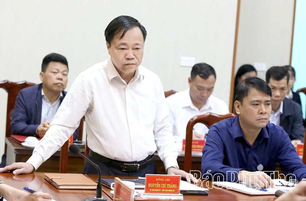 Phó Chủ tịch UBND tỉnh Nguyễn Khắc Hiếu làm việc với UBND xã Hiền Quan về cải cách hành chính