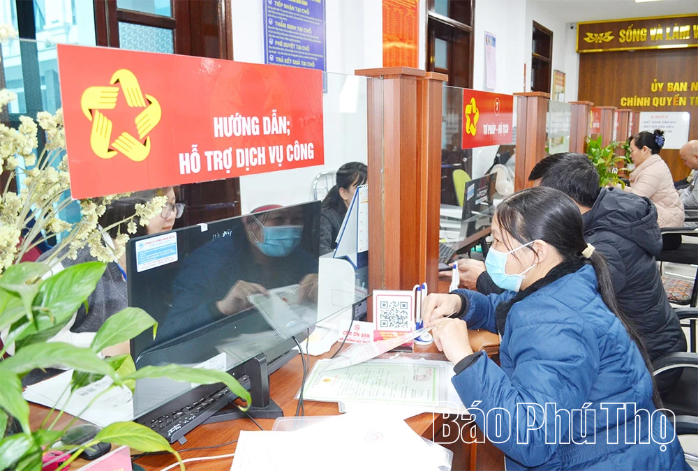 Phục vụ hành chính công ở phường trọng điểm Hoà Bình