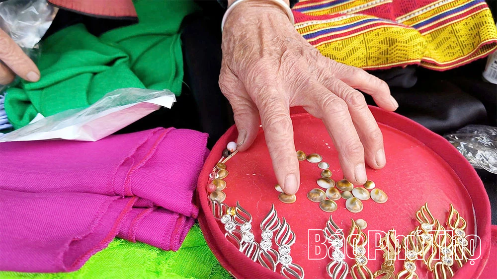 Bài 1 - Bí ẩn “lời thiêng” trong văn hóa nghìn năm