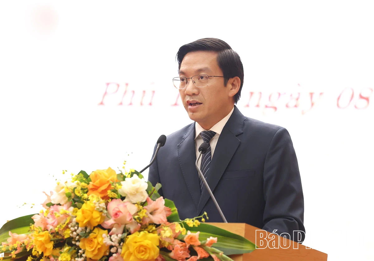 Các đại biểu thảo luận, chất vấn và trả lời chất vấn tại hội trường