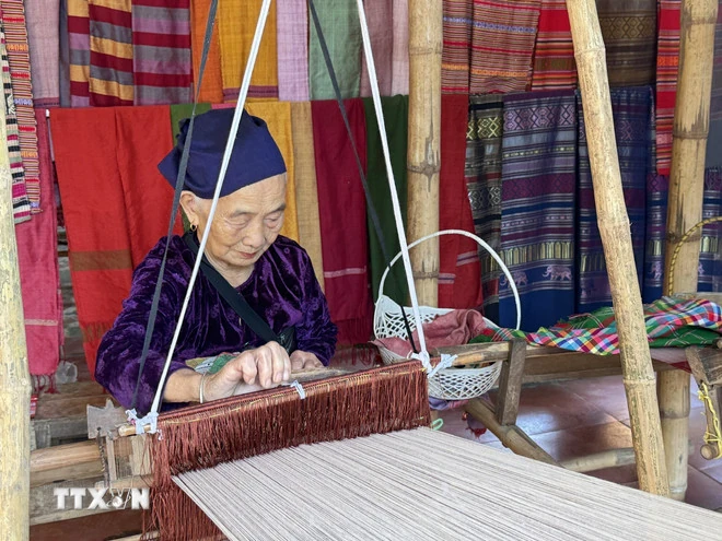 Giữ hồn thổ cẩm giữa đại ngàn Pù Luông