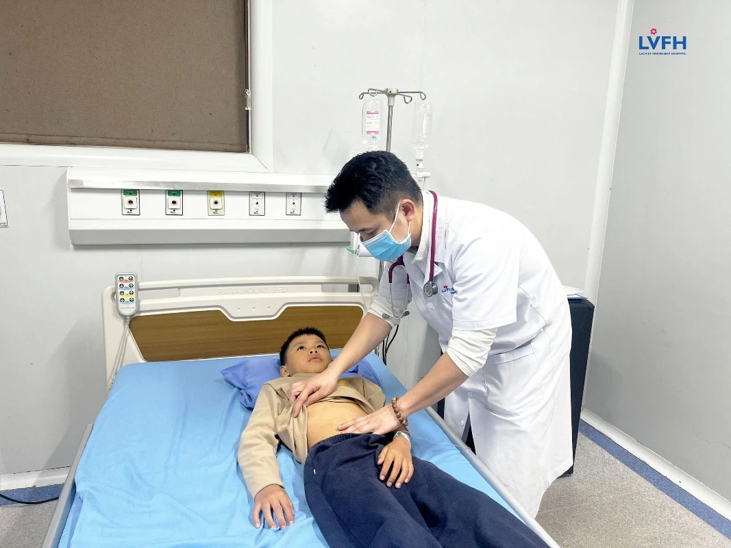 Căng mình giành lại sự sống cho bệnh nhi 8 tuổi nuốt phải đinh