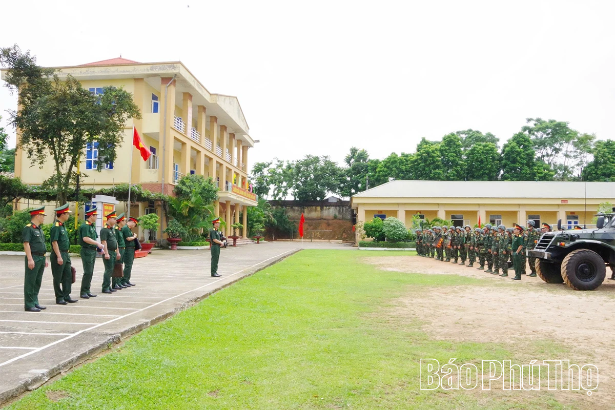 Xây dựng lực lượng vũ trang tỉnh tinh, gọn, mạnh, “mẫu mực, tiêu biểu”