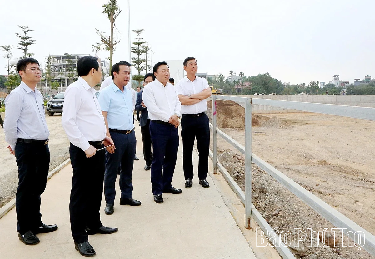 Phó Chủ tịch UBND tỉnh Nguyễn Huy Ngọc thăm, làm việc tại các xã khu vực Cẩm Khê