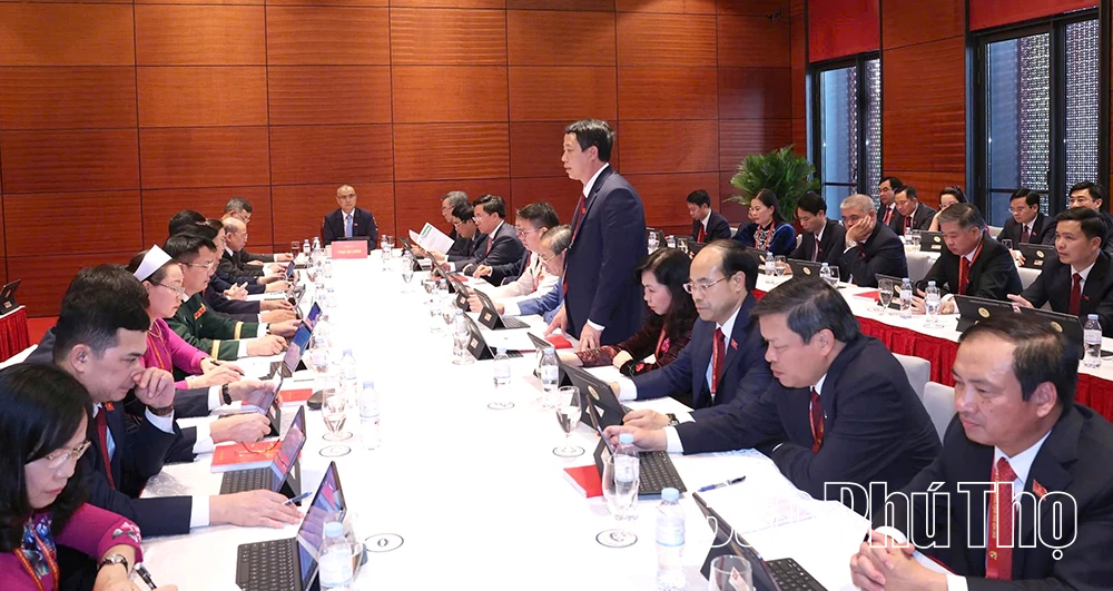 Đoàn đại biểu tỉnh Phú Thọ đóng góp nhiều ý kiến vào các dự thảo văn kiện trình Đại hội XIV của Đảng