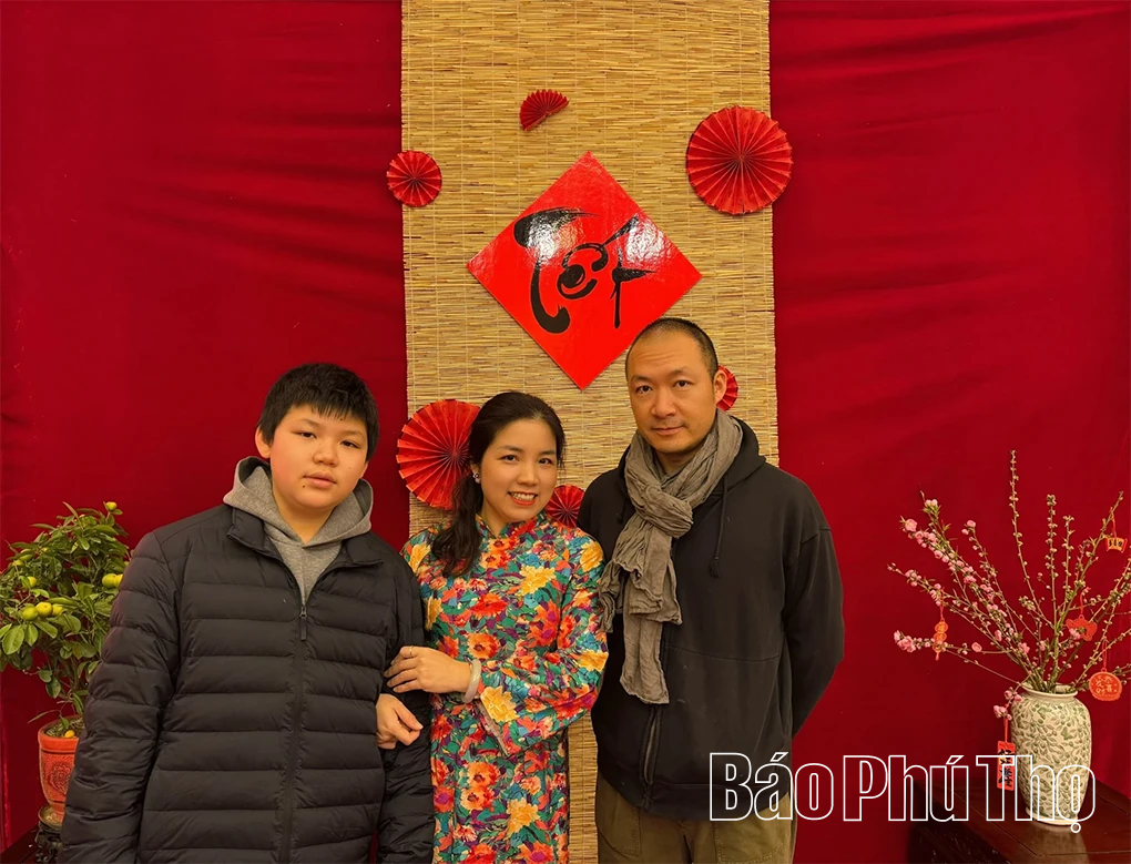 Ấm áp Tết phương xa