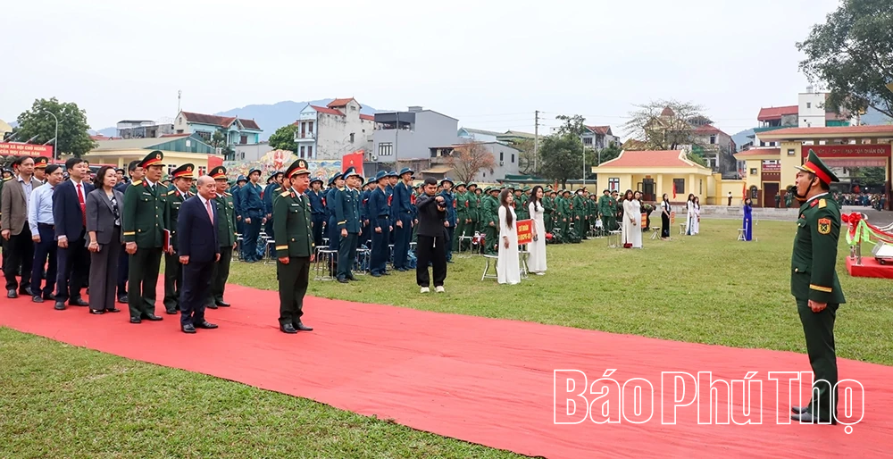 Tưng bừng Ngày hội tòng quân trên quê hương Đất Tổ