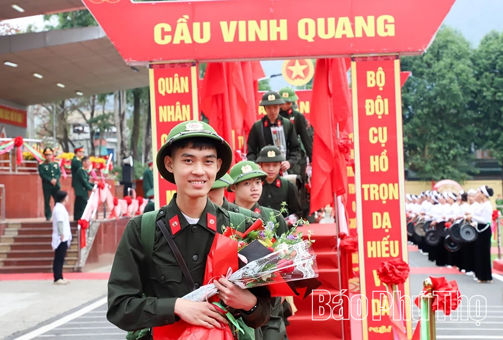 Tưng bừng Ngày hội tòng quân trên quê hương Đất Tổ