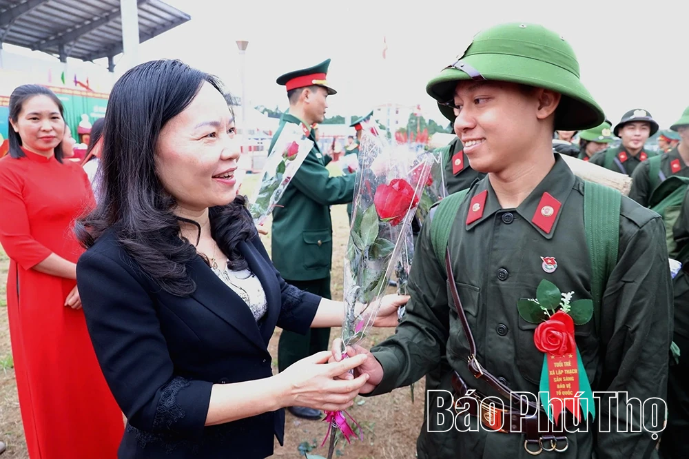 Tưng bừng Ngày hội tòng quân trên quê hương Đất Tổ