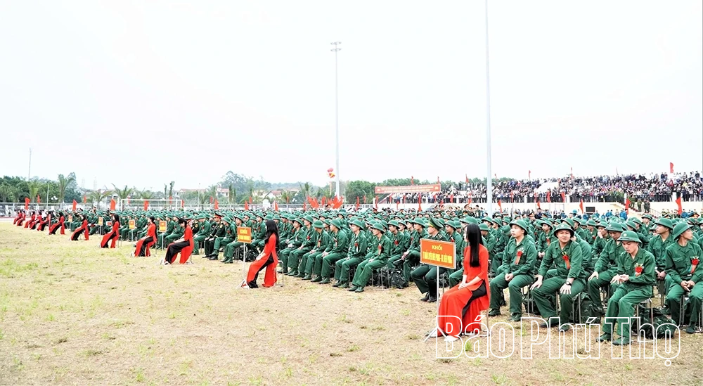 Tưng bừng Ngày hội tòng quân trên quê hương Đất Tổ