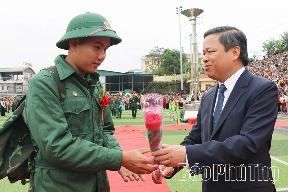 Tưng bừng Ngày hội tòng quân trên quê hương Đất Tổ