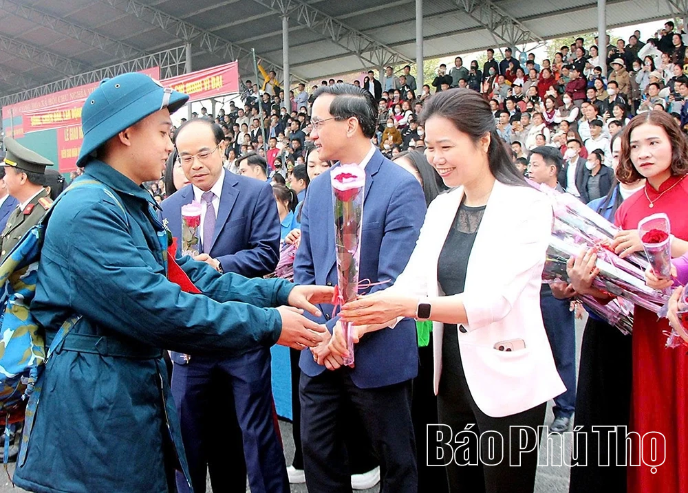 Tưng bừng Ngày hội tòng quân trên quê hương Đất Tổ