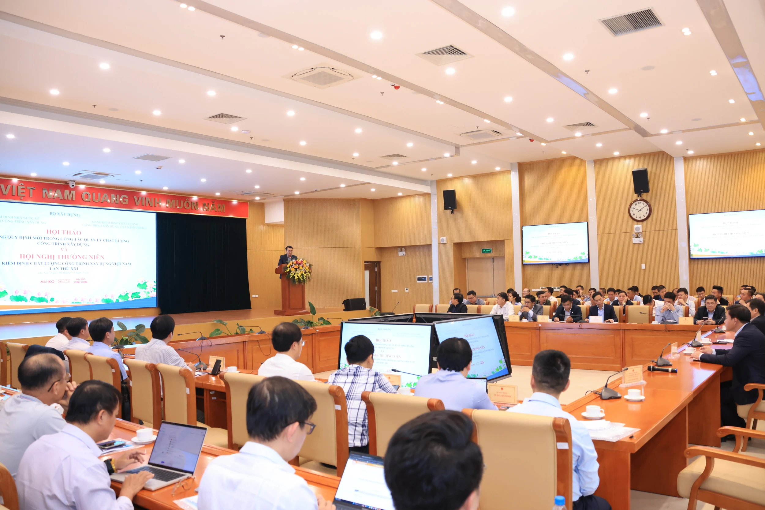 MIVIKO Hùng Vương tiên phong cung cấp vật liệu chống cháy thụ động