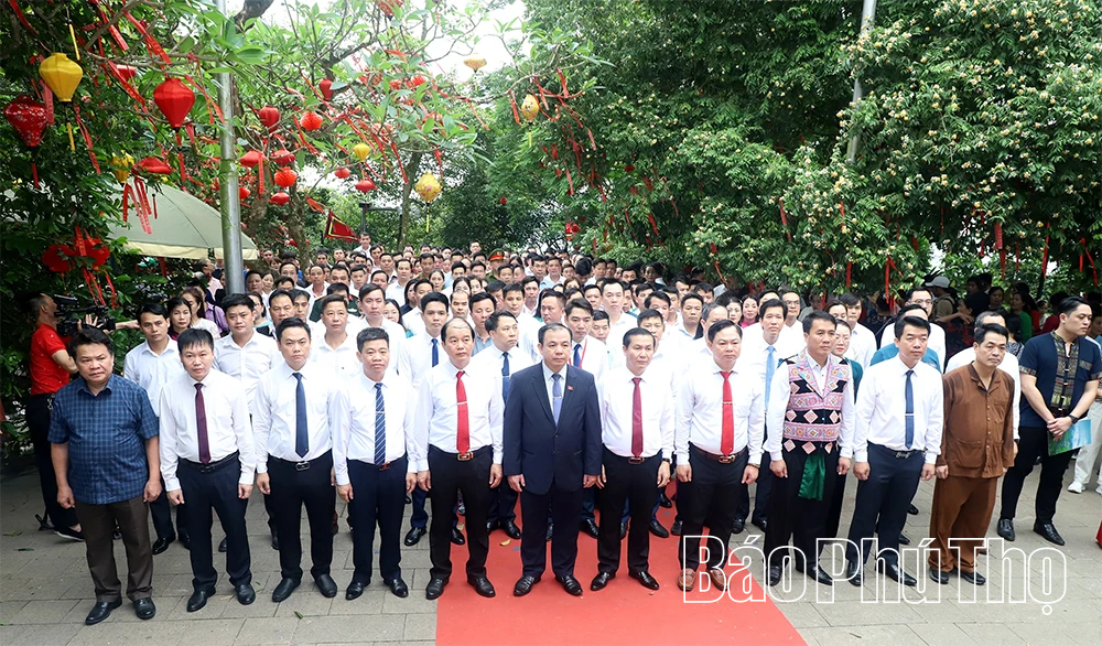 Cụm số 12 dâng hương tưởng niệm các Vua Hùng: Khẳng định sức mạnh đoàn kết trong vận hội mới